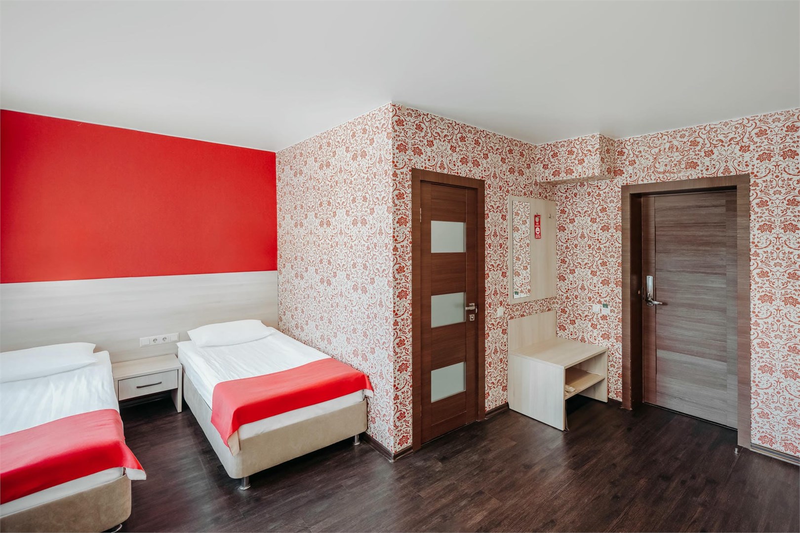 Номер 2-x местный улучшенный стандартс раздельными кроватями, корпус 7 в отеле lesnoy