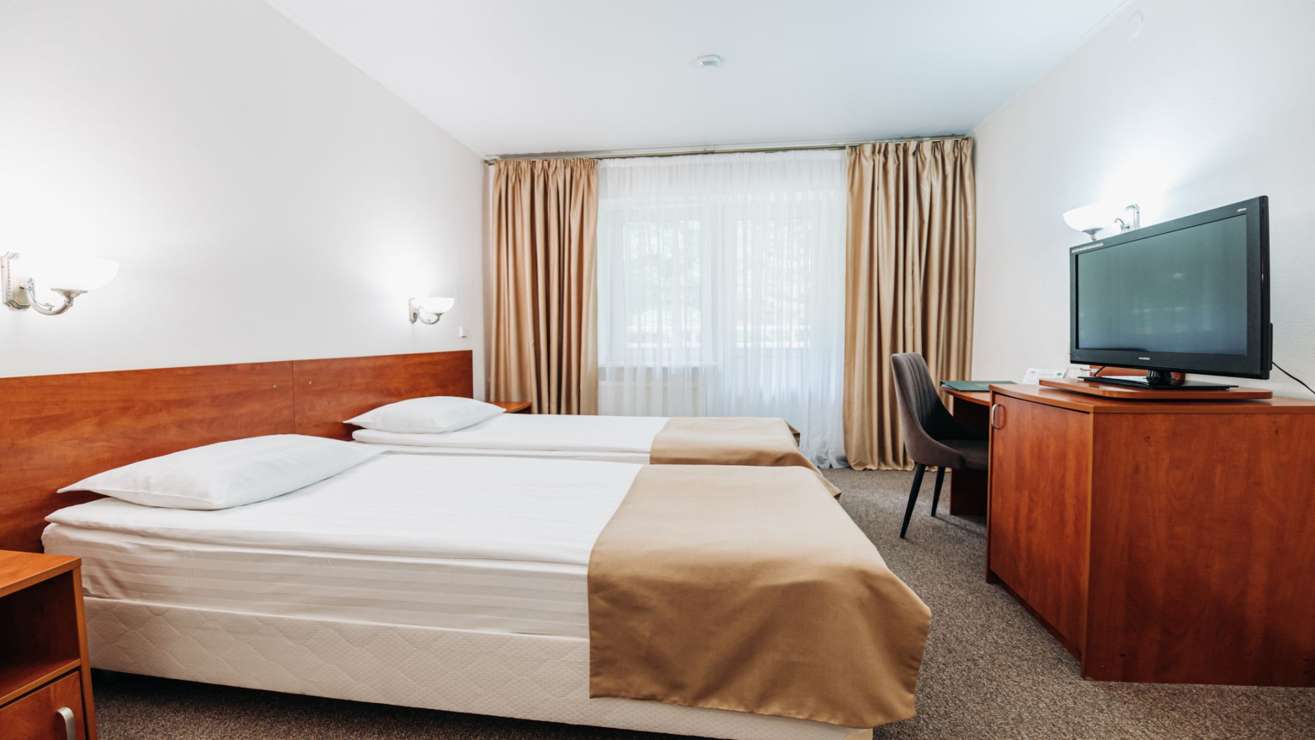 Номер 2-x местный стандарт с раздельными кроватями, корпус 8 в отеле lesnoy